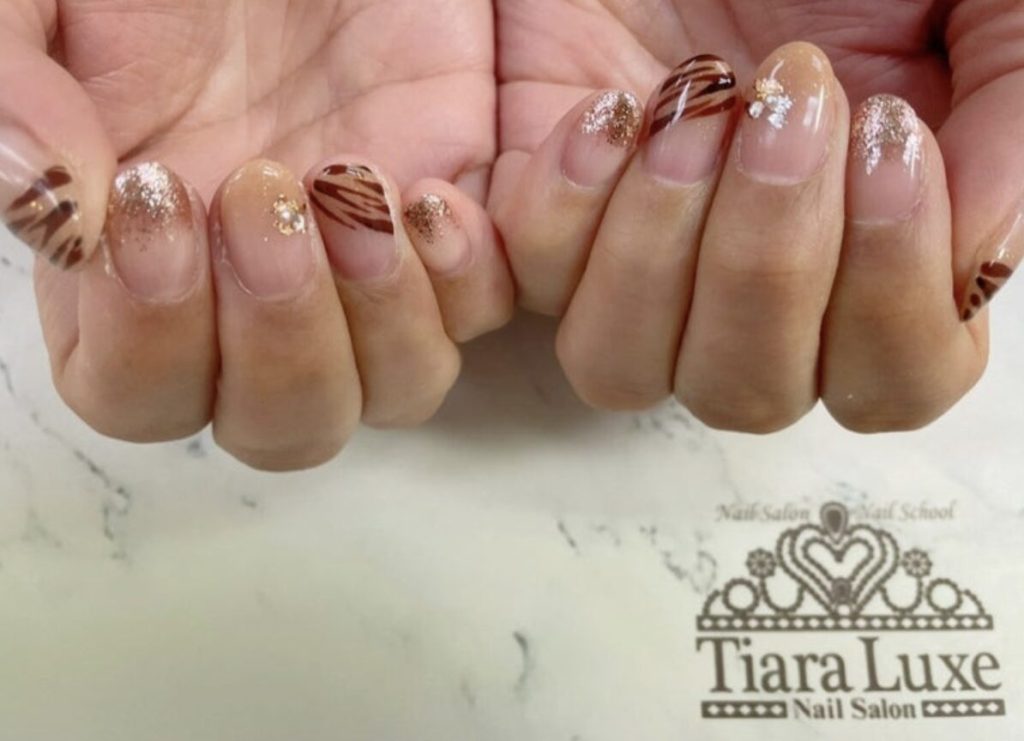 キジトラ柄のネイル